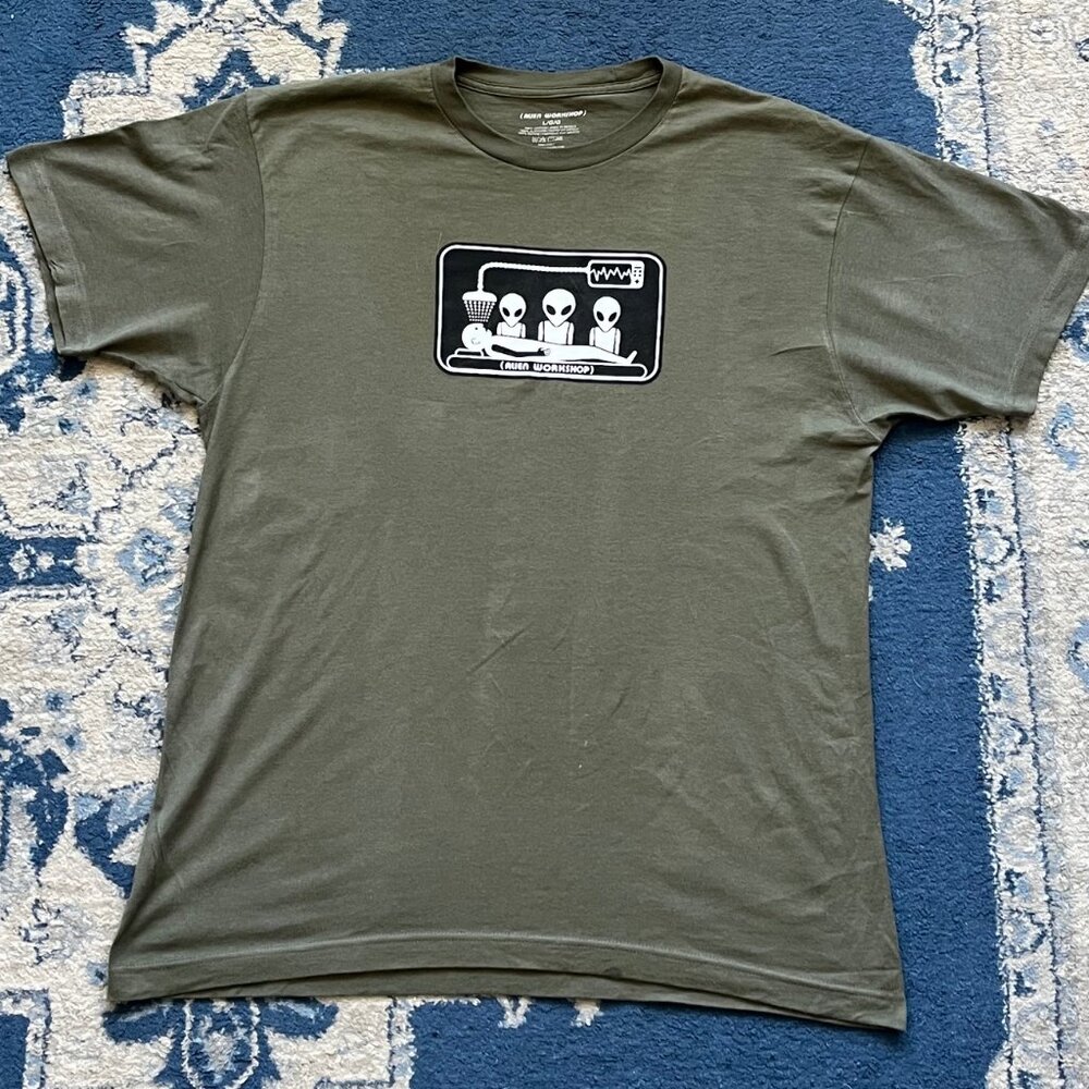Early 2000's Vintage Alien workshop skateboard t-shirt Sz: L